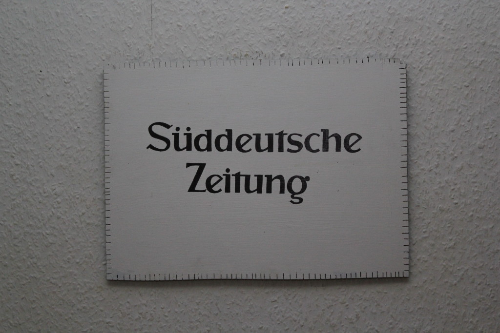 WVZ 1-1-18, Faserstift, Acryl auf Sperrholz, "Der Süddeutschen gewidmet (first)", 2018, 38,5 x 27,5